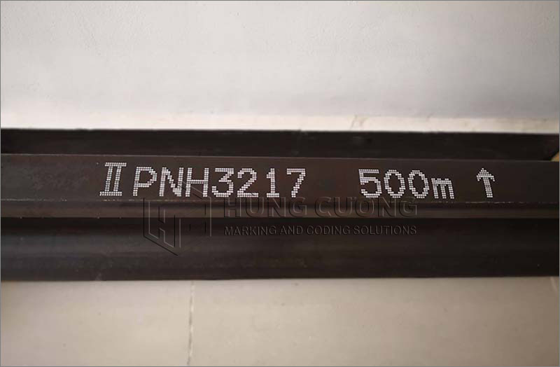 9. May-in-phun-ky-tu-size-lon-cam-tay-t500